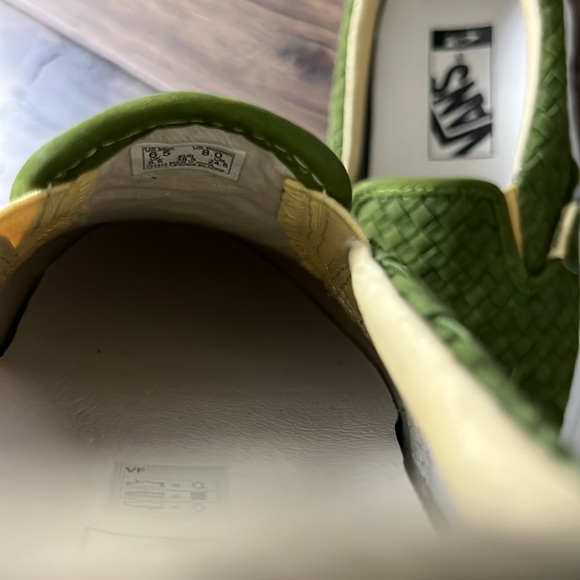 Vans Vault VLT LX Green Leather Slip On {SUPREME} - Picture 7 of 8